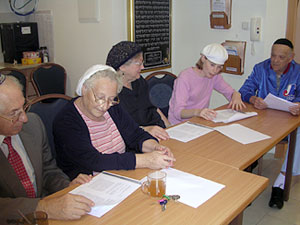 Torah study class at Mishkenot 